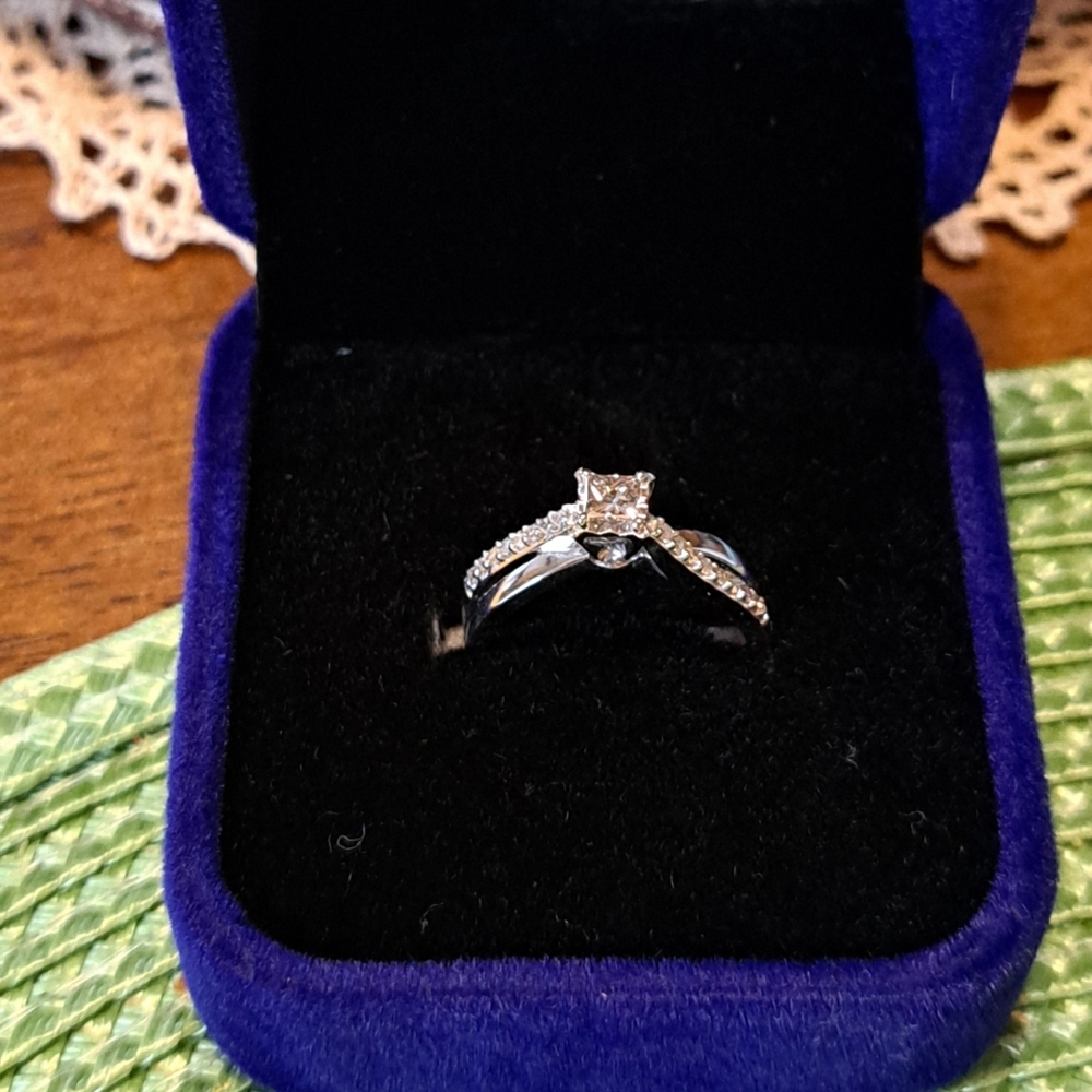 10K Princess Cut Diamond Engagement Ring